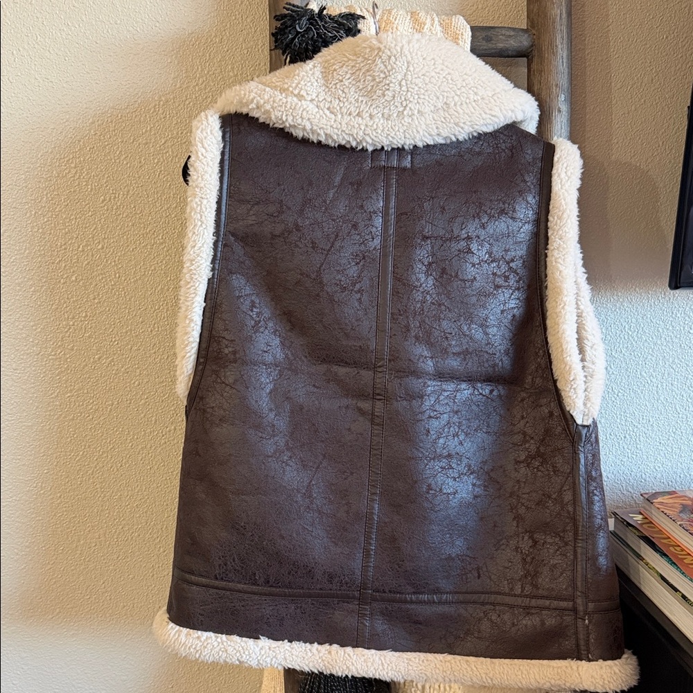 Offline Shearling-Lined Two-Tone Hooded Coat - Ch… - image 5